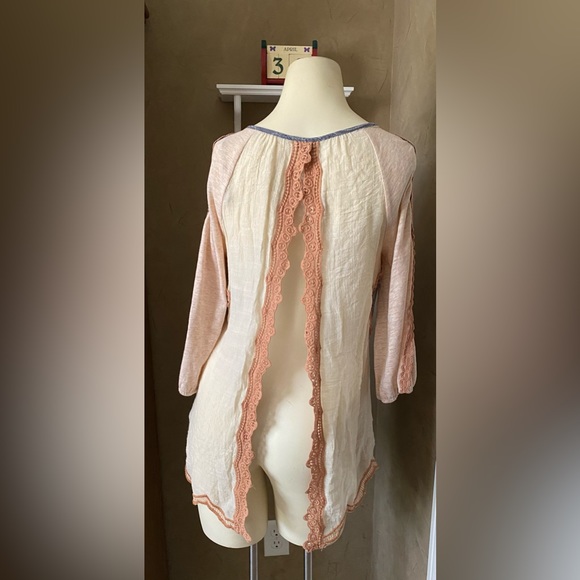 BKE Gimmicks Lace Cold Shoulder Open Back Henley boho women’s size S - Picture 3 of 15